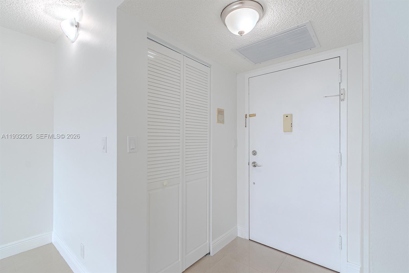 1000 Parkview Dr # 301