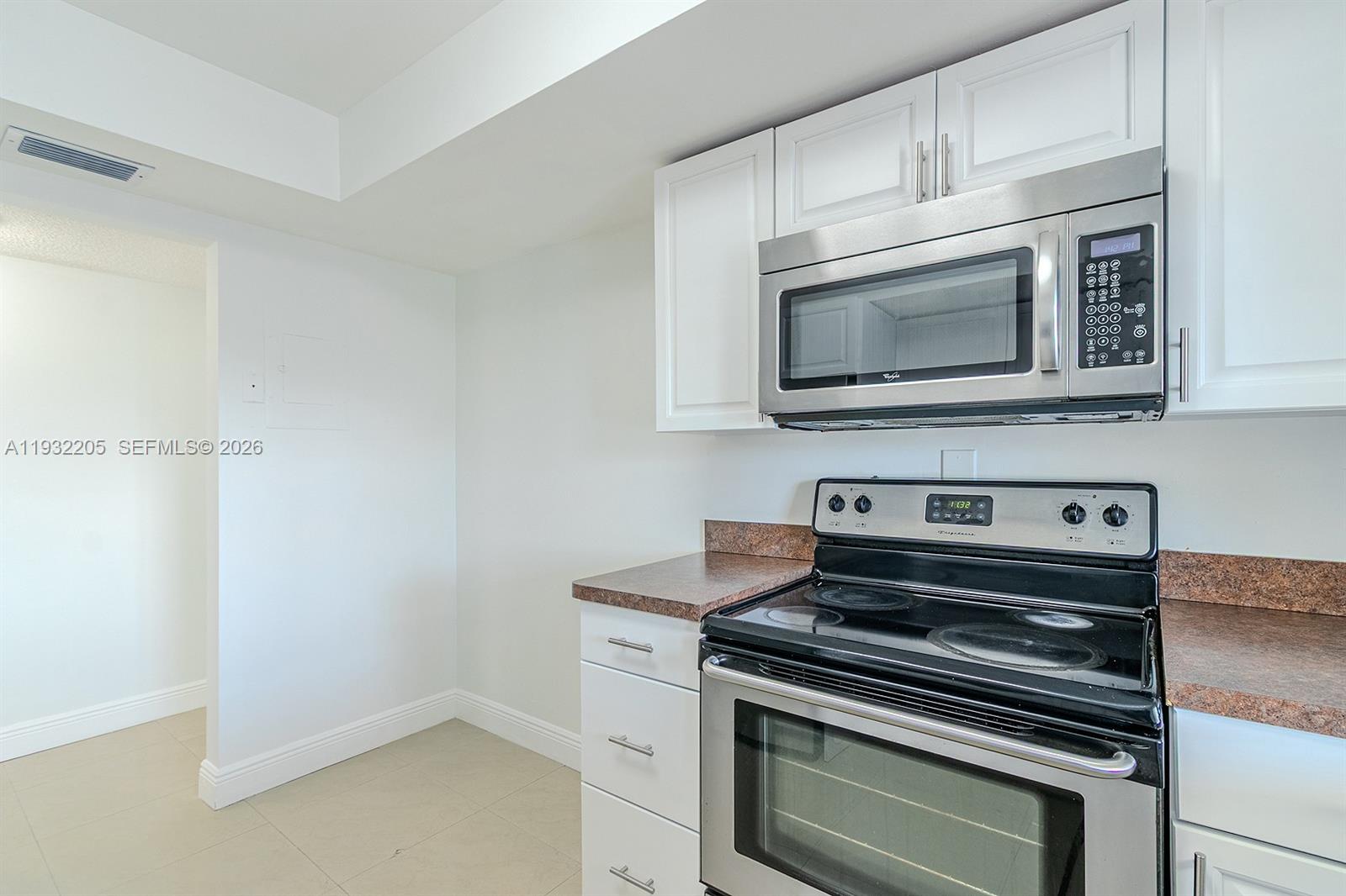 1000 Parkview Dr # 301