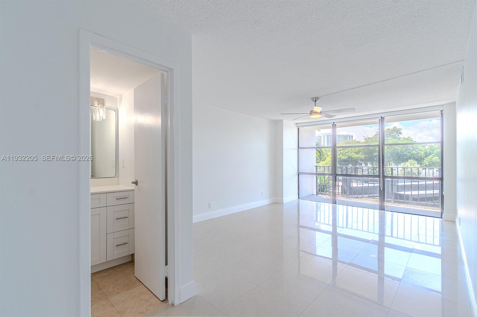 1000 Parkview Dr # 301