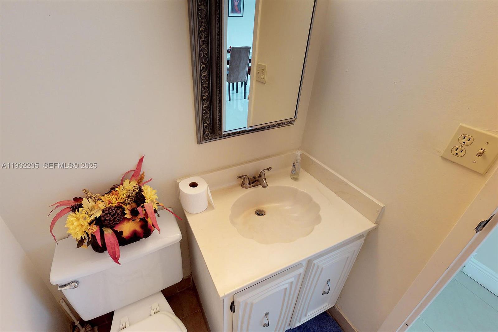 1000 Parkview Dr # 301