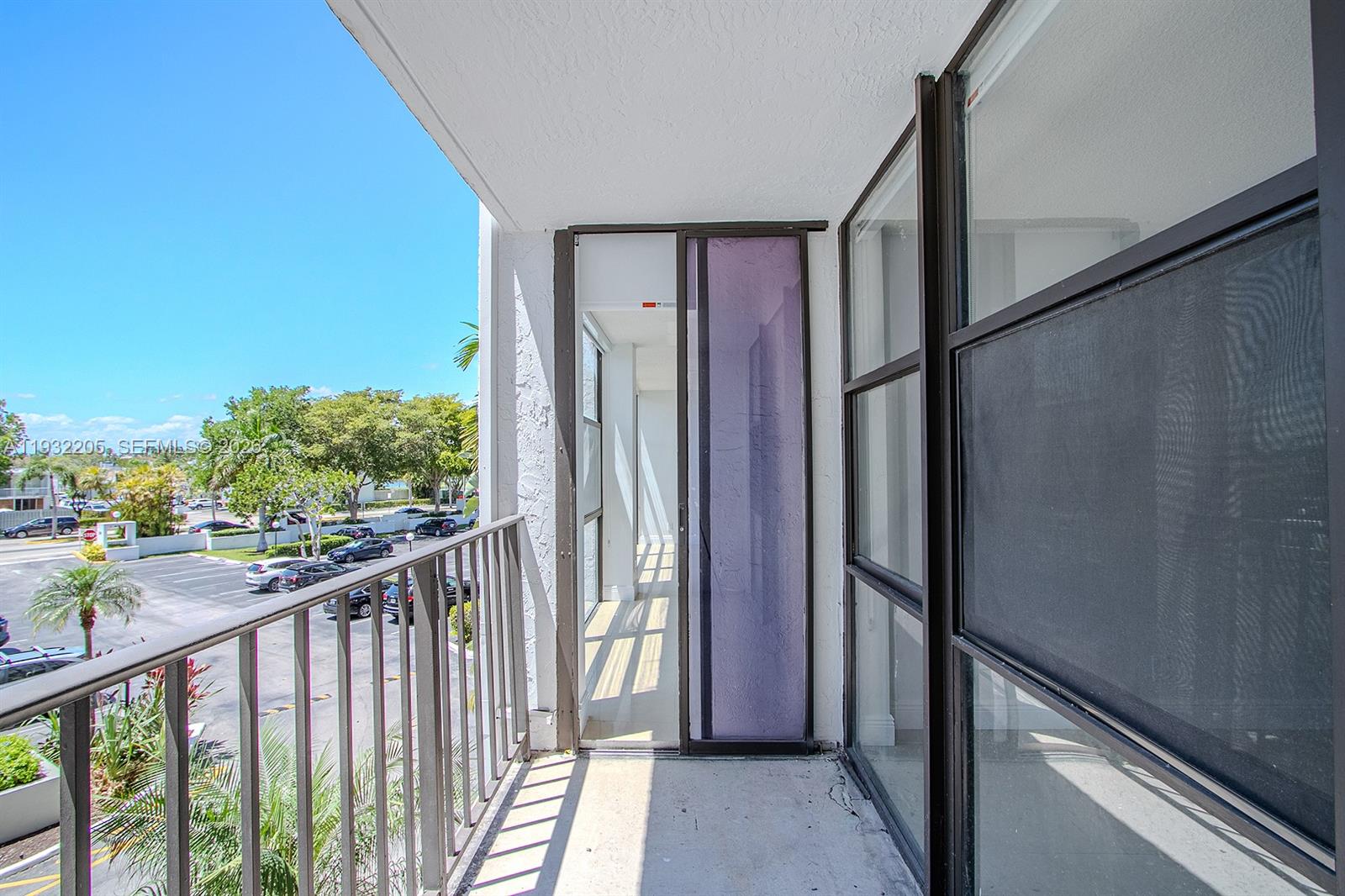 1000 Parkview Dr # 301