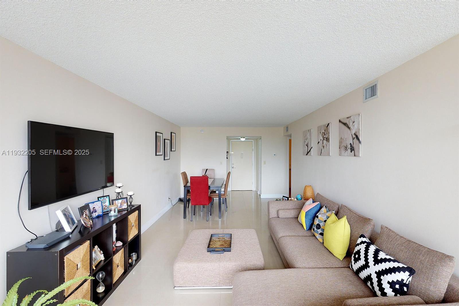 1000 Parkview Dr # 301