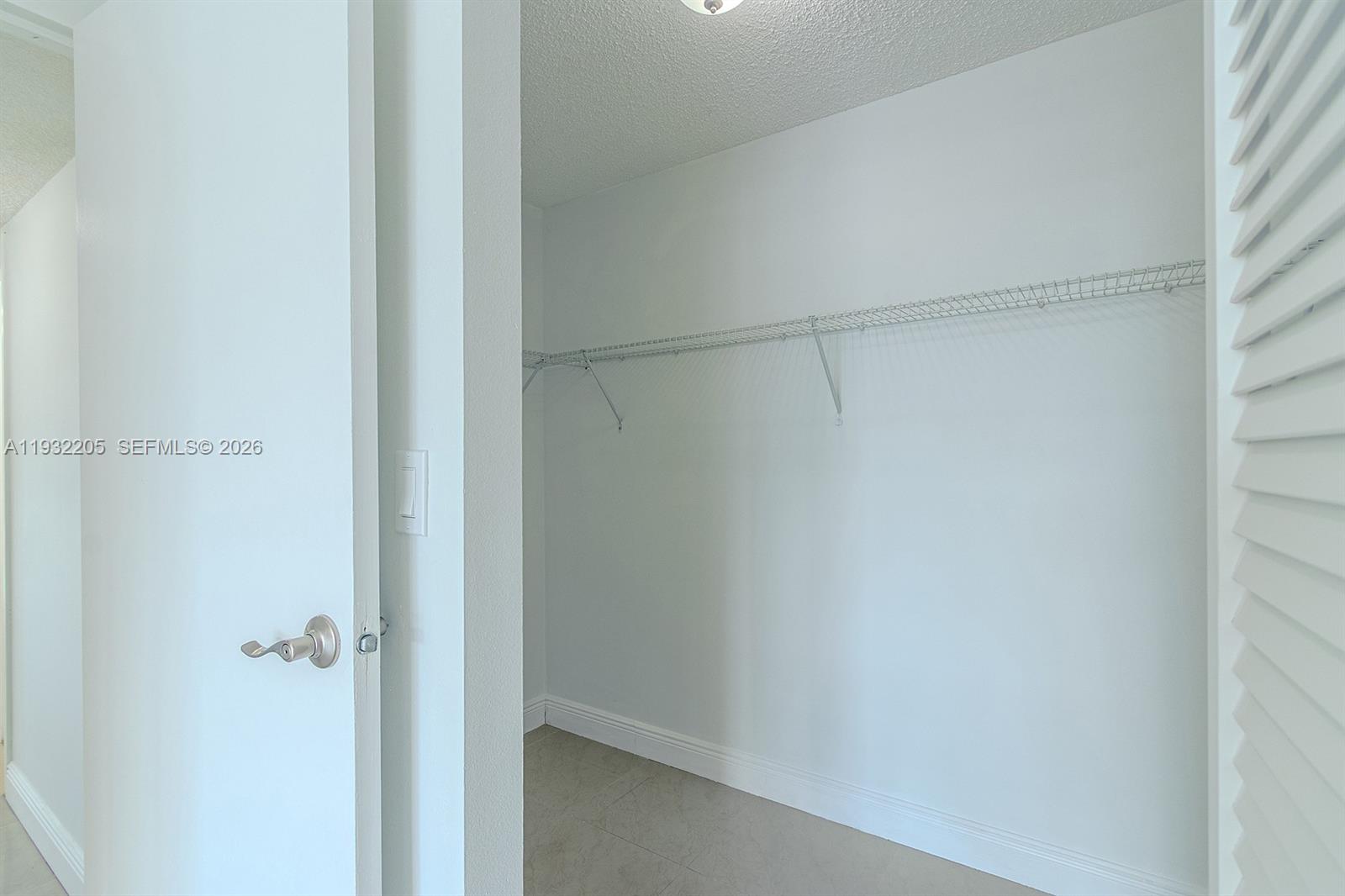 1000 Parkview Dr # 301