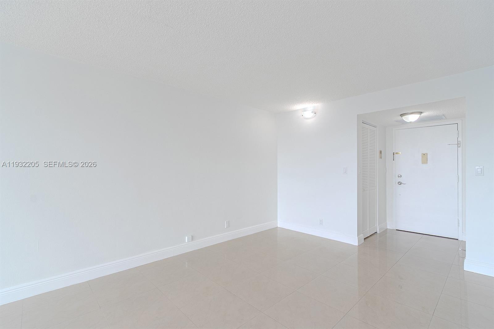 1000 Parkview Dr # 301