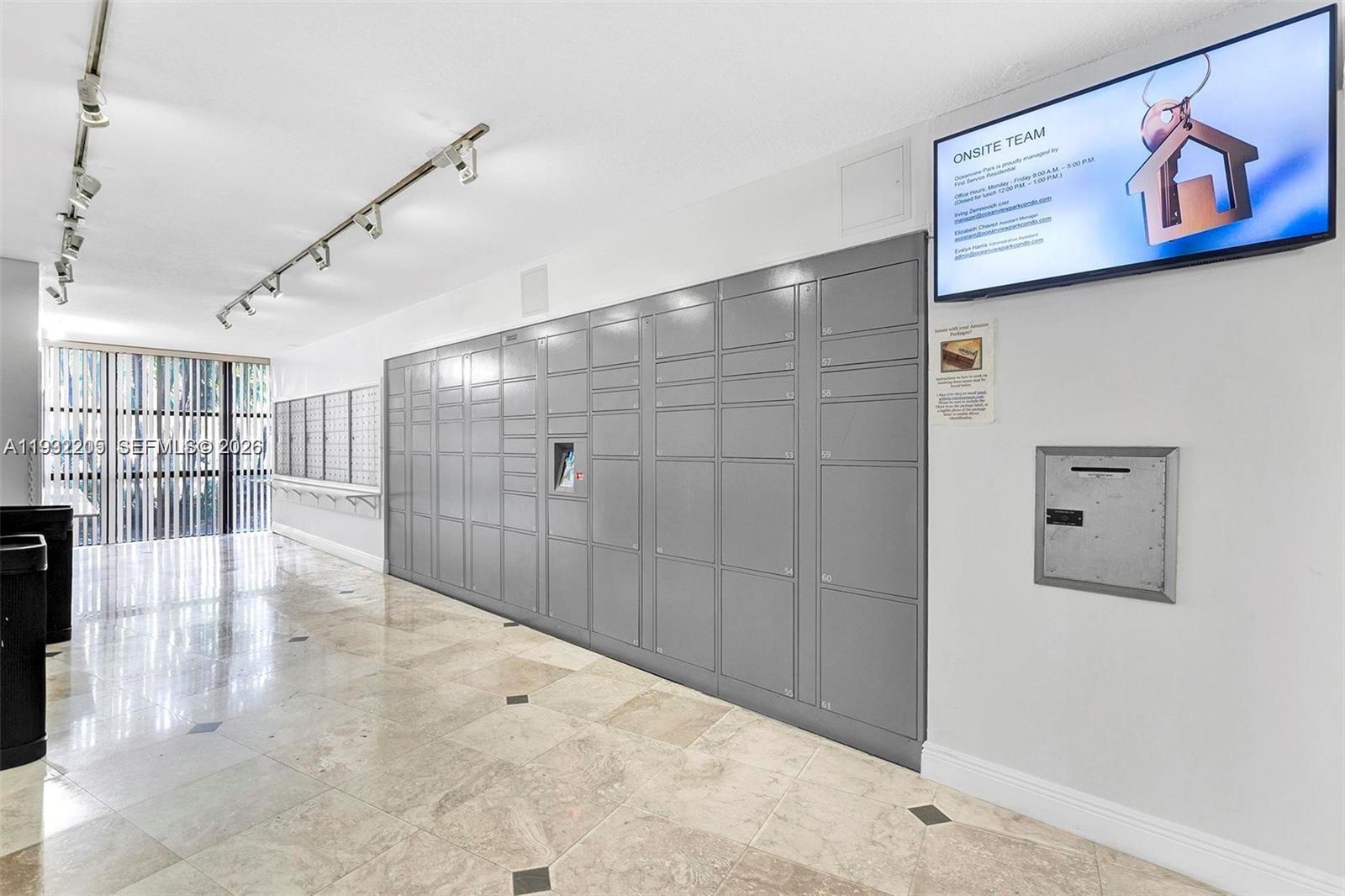 1000 Parkview Dr # 301