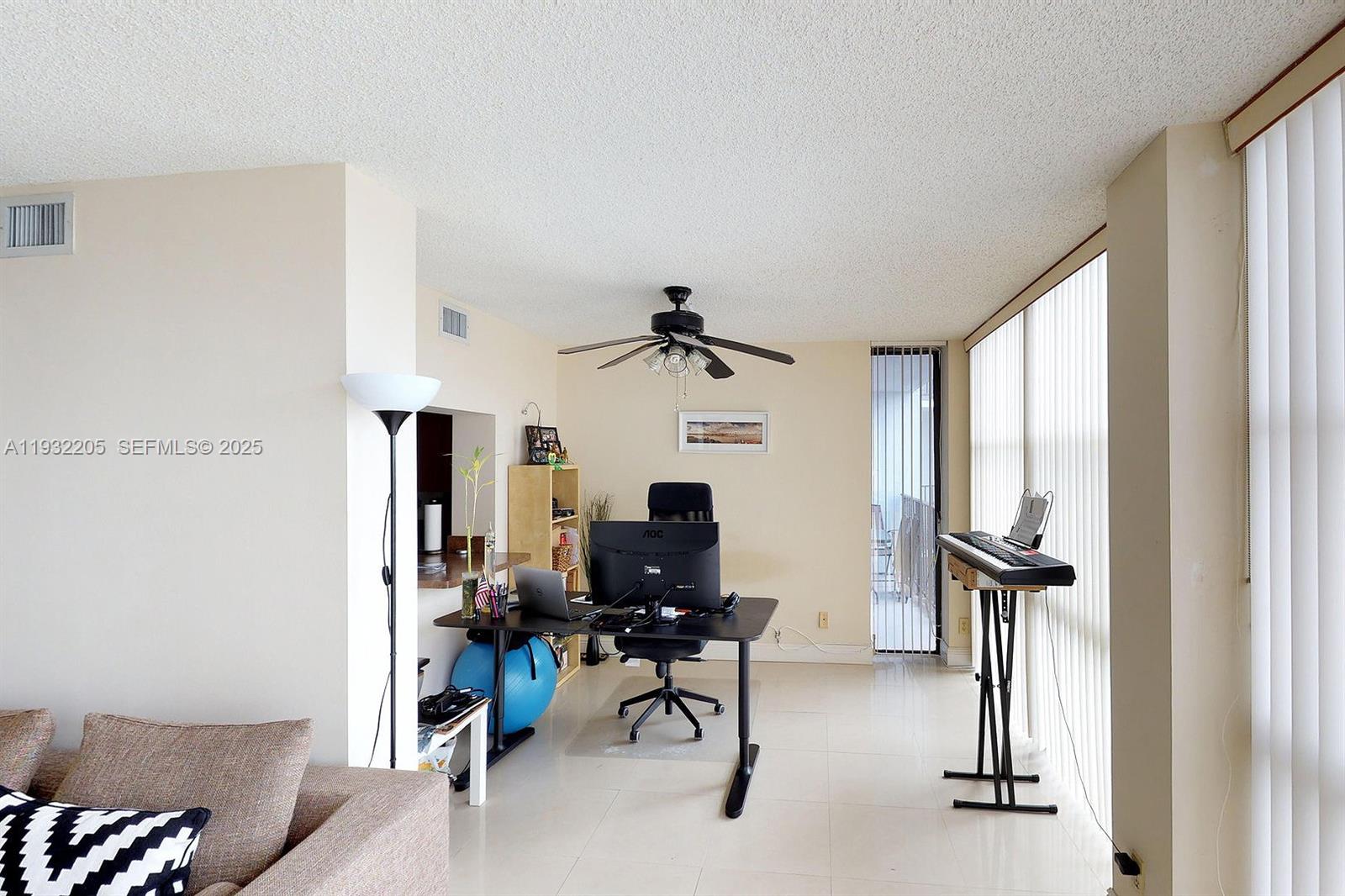 1000 Parkview Dr # 301