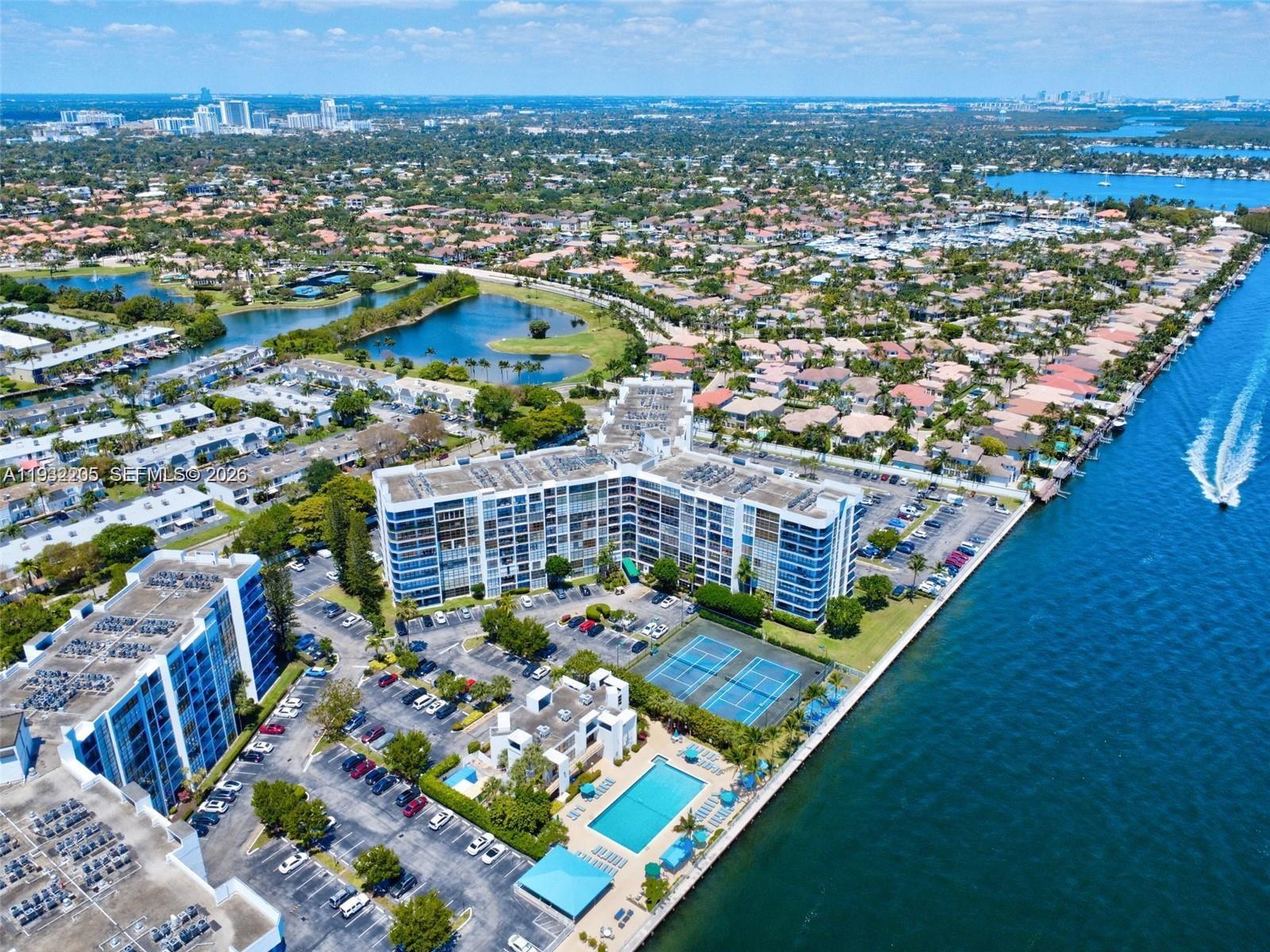 1000 Parkview Dr # 301