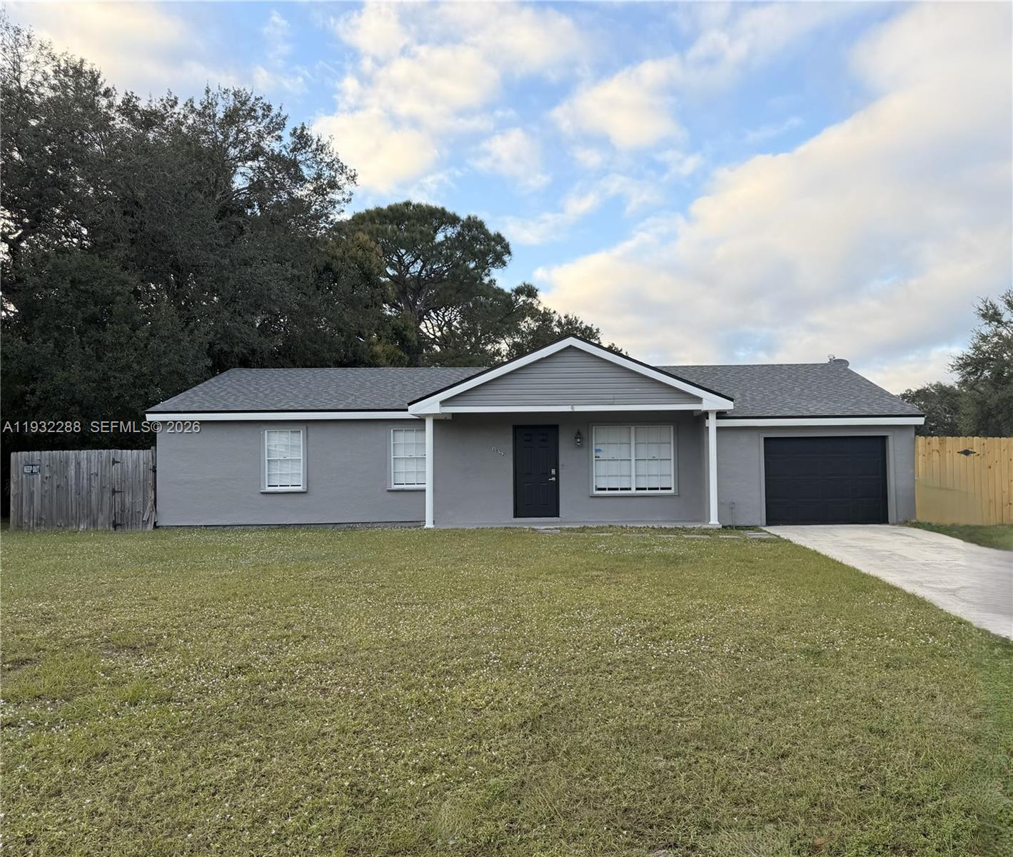 1822 SE Oxmoor Ct, Port St. Lucie