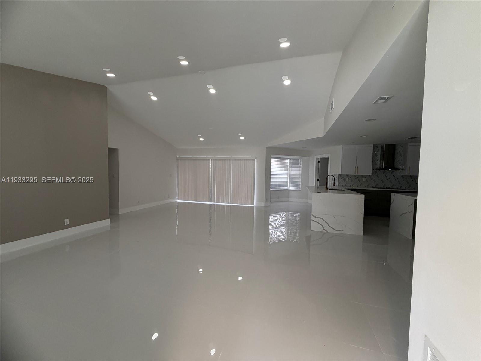 1218 NW 111th Ave