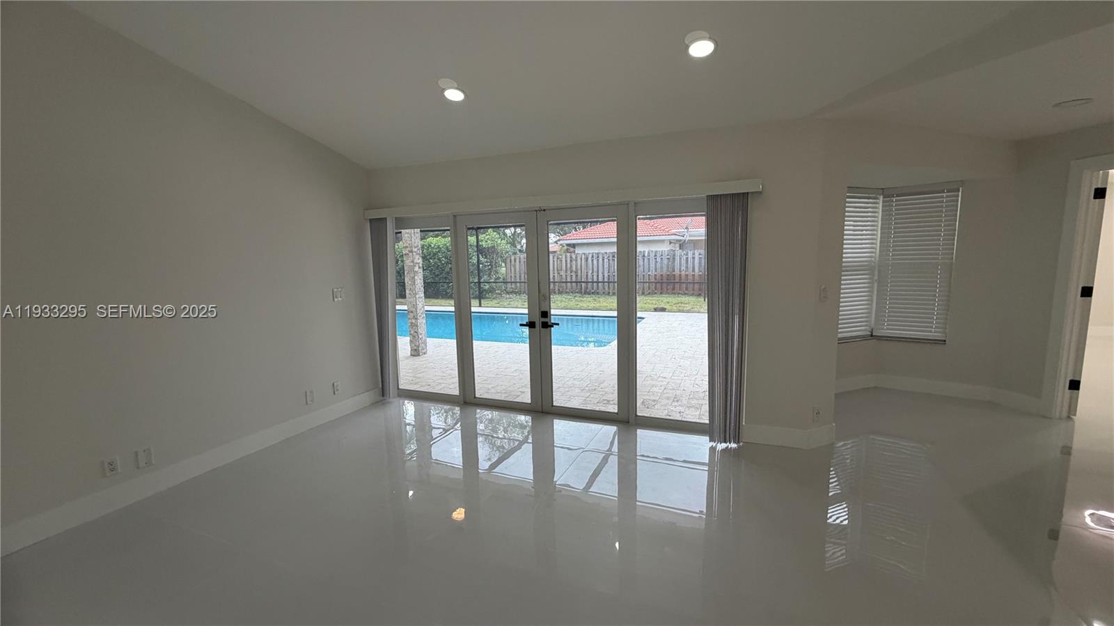 1218 NW 111th Ave