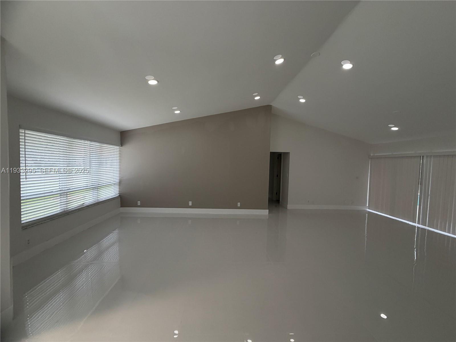 1218 NW 111th Ave