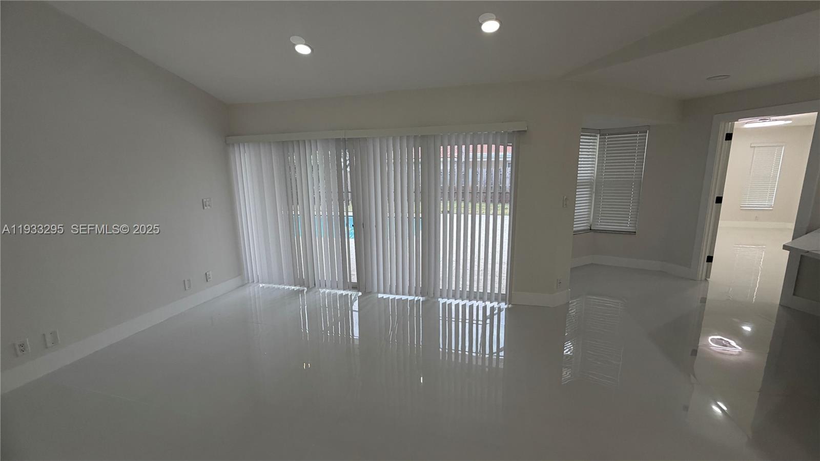 1218 NW 111th Ave