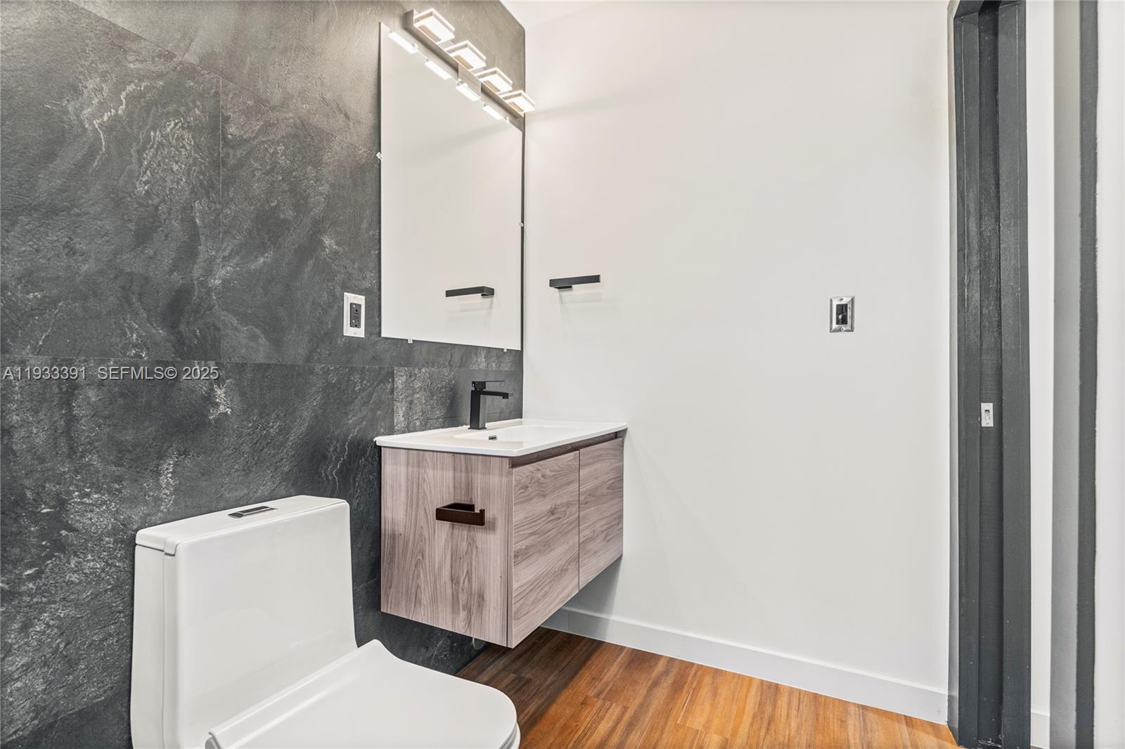 1121 NW 57th St