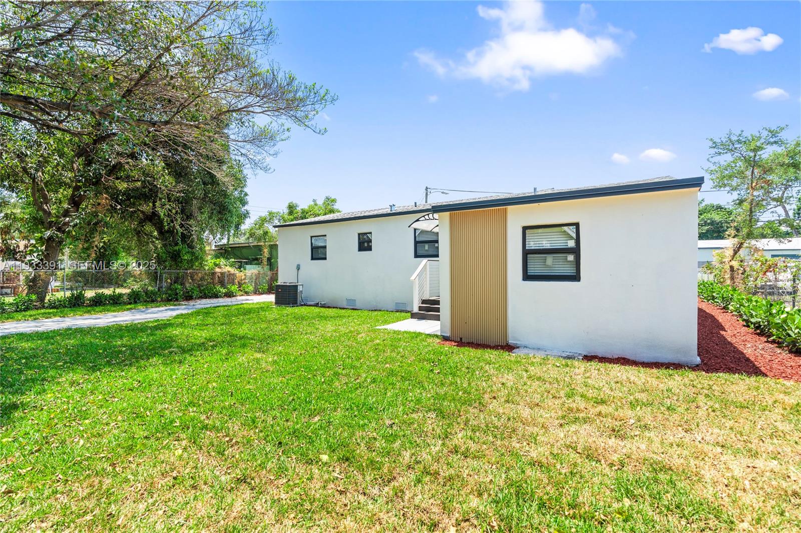 1121 NW 57th St