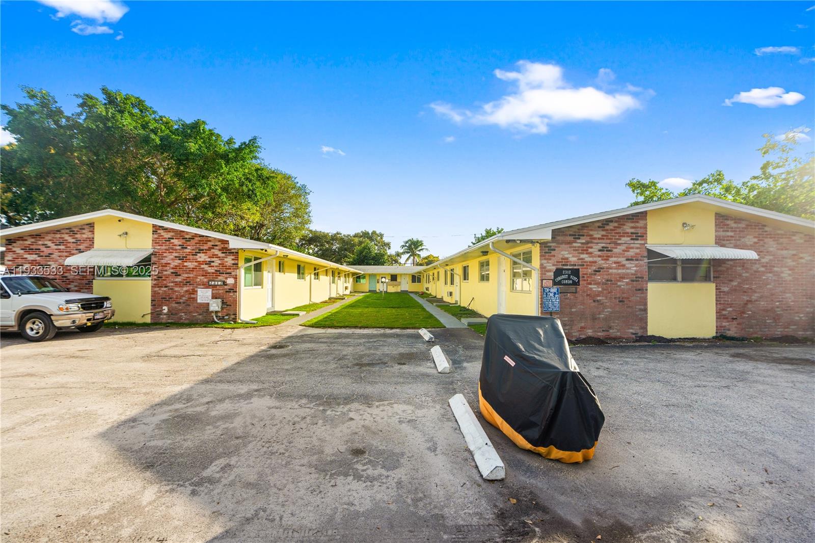 2312 Van Buren St # 1