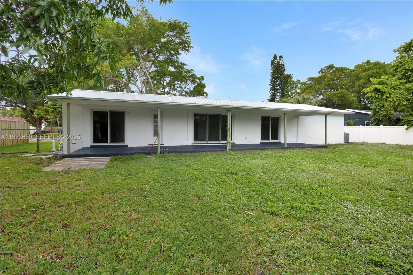 142 SW 53rd Ave