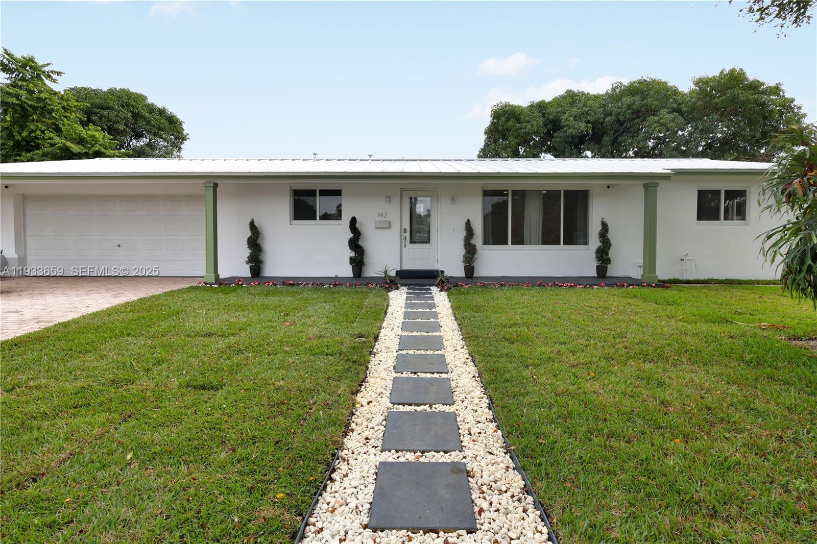 142 SW 53rd Ave