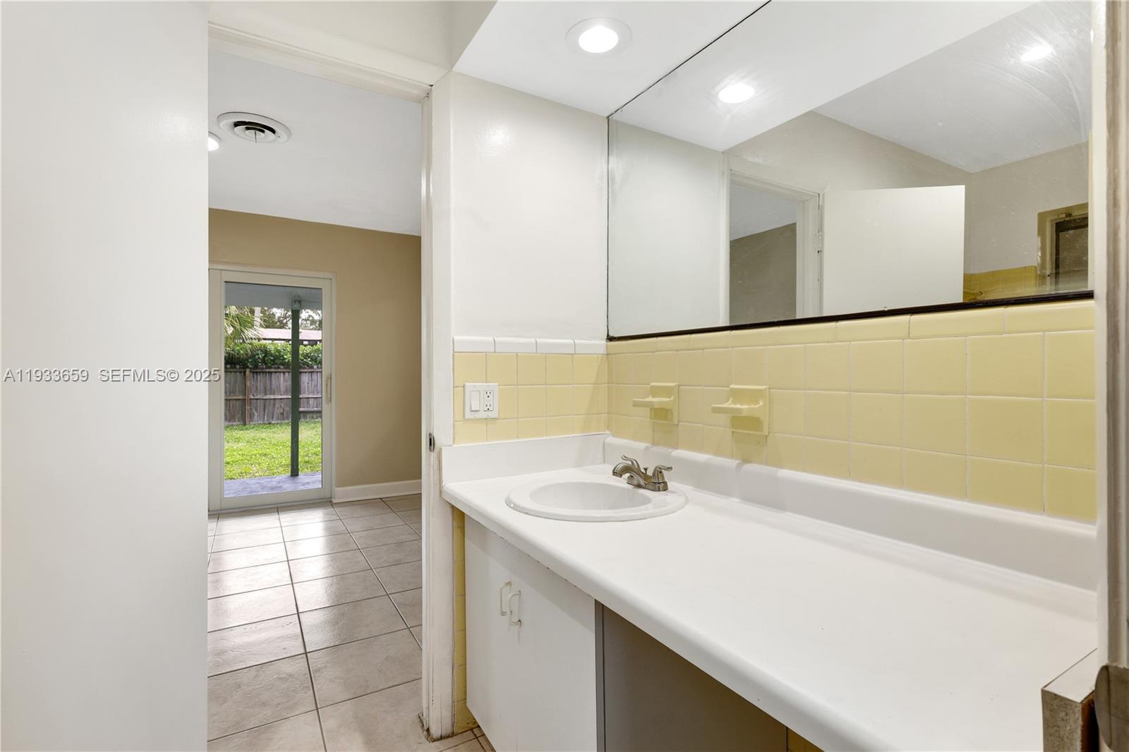 142 SW 53rd Ave