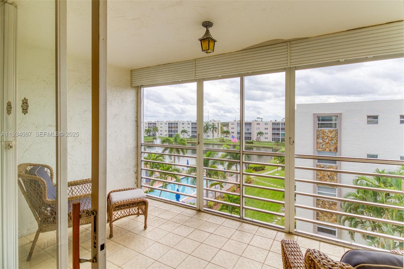 314 SE 10th St # 406
