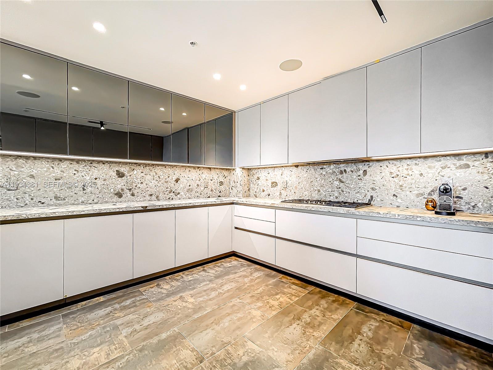 3501 N Ocean Dr # V5