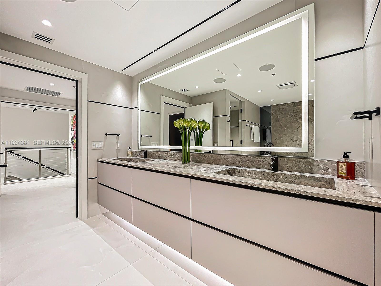 3501 N Ocean Dr # V5