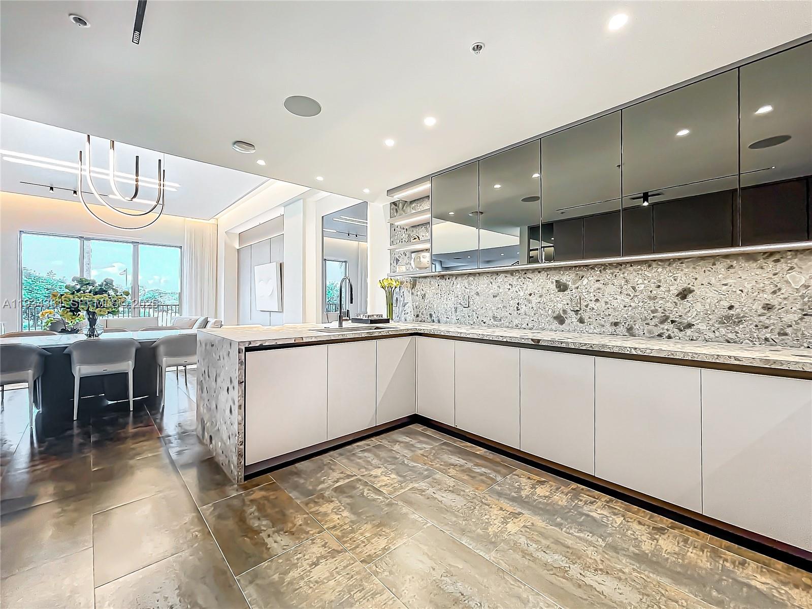 3501 N Ocean Dr # V5