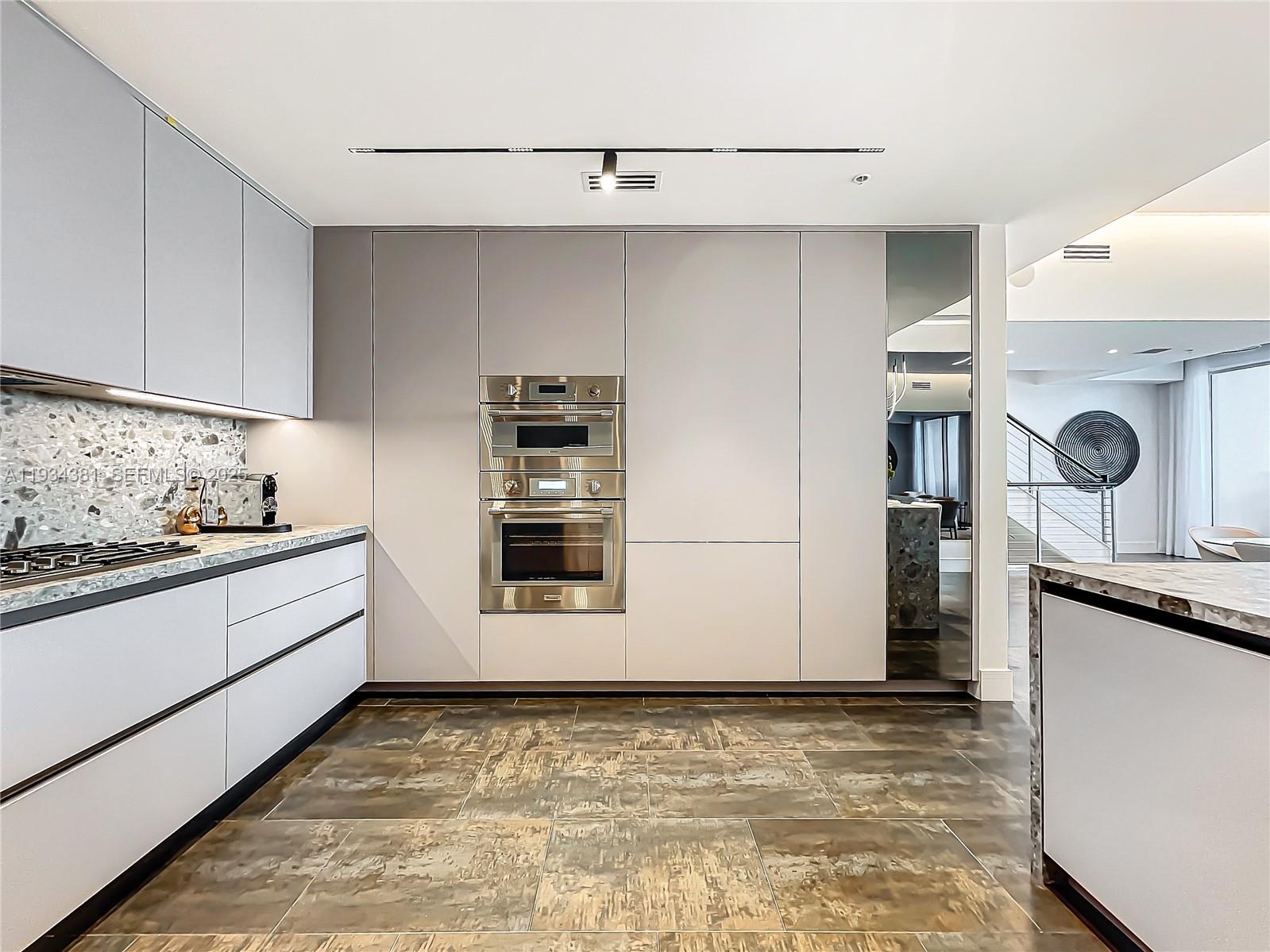 3501 N Ocean Dr # V5