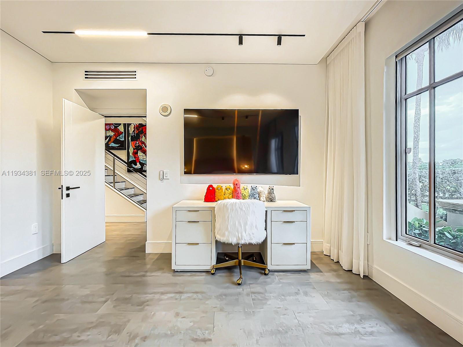 3501 N Ocean Dr # V5