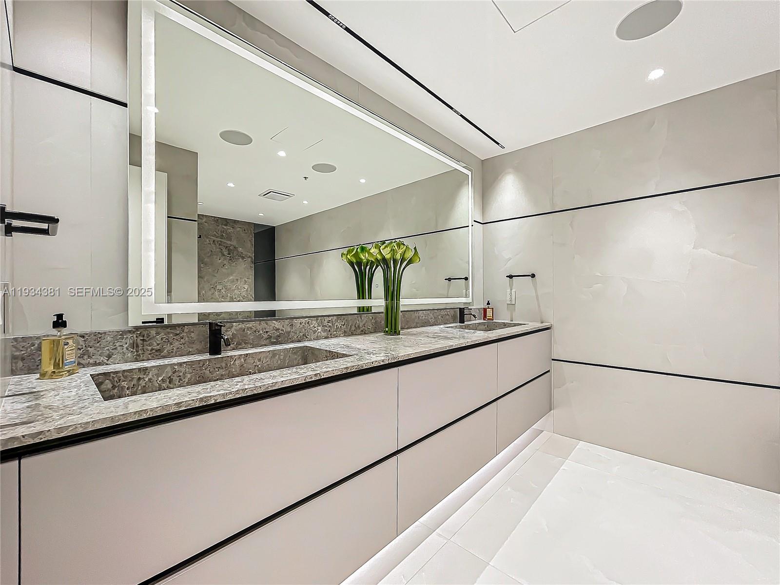 3501 N Ocean Dr # V5