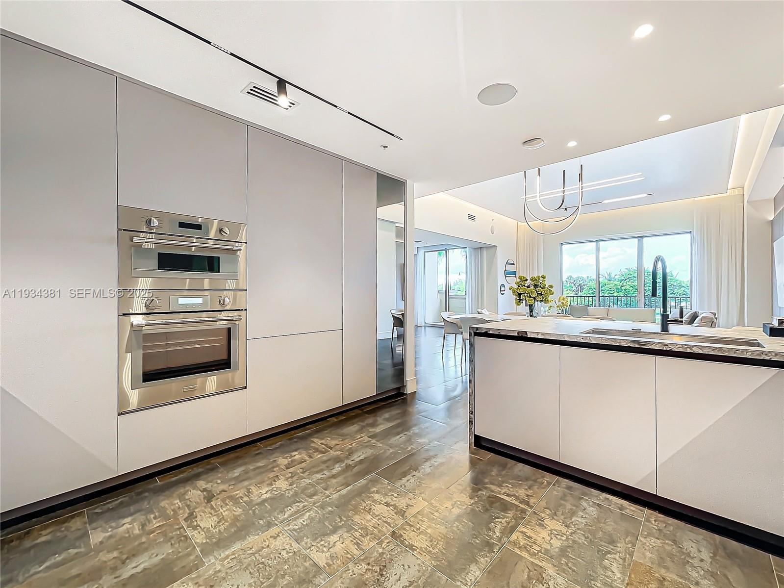 3501 N Ocean Dr # V5