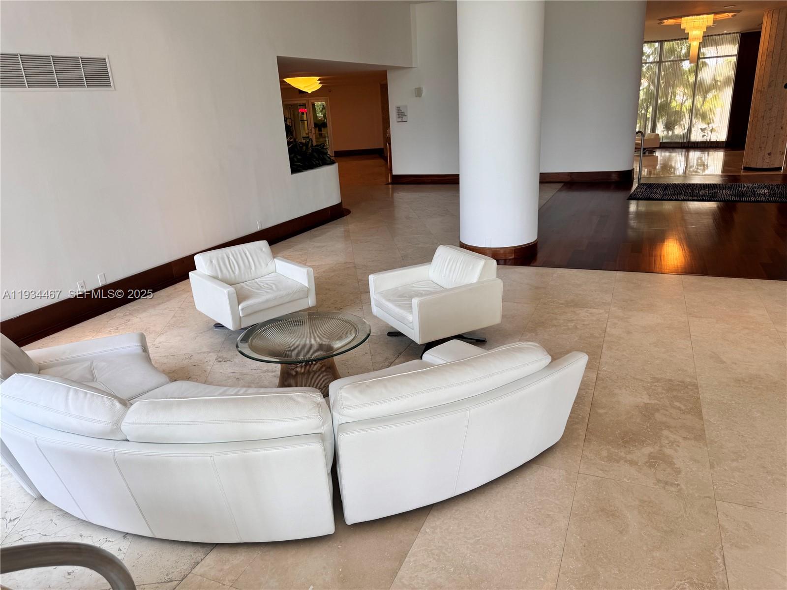 5161 Collins Ave # 916