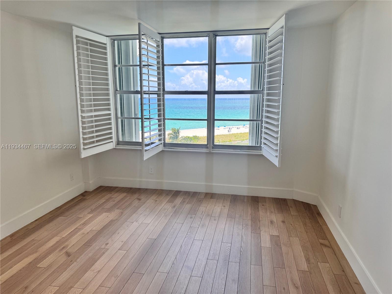 5161 Collins Ave # 916