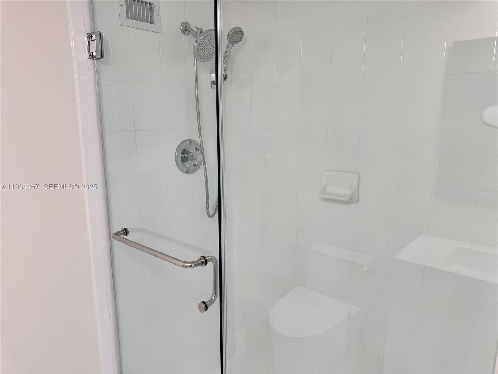 5161 Collins Ave # 916