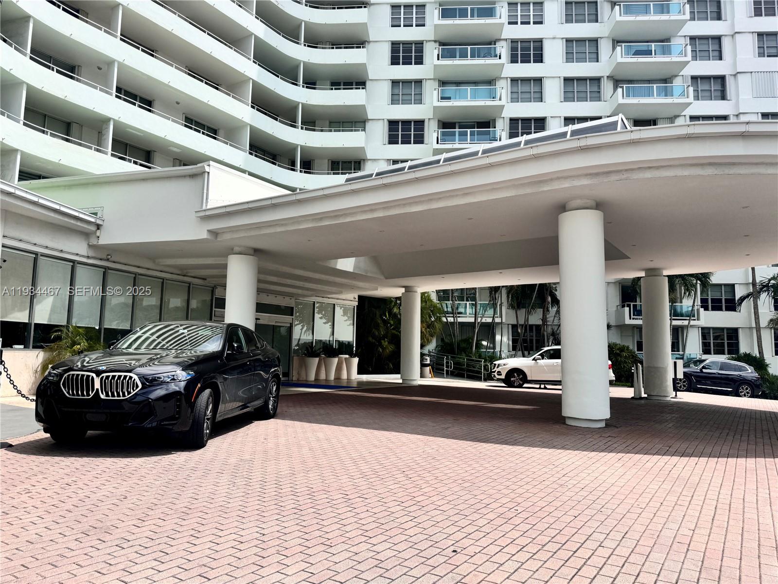 5161 Collins Ave # 916
