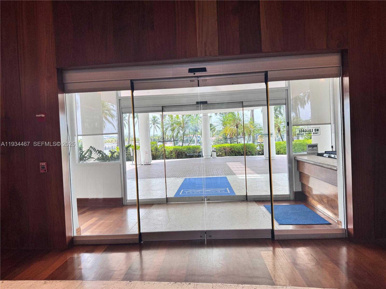 5161 Collins Ave # 916