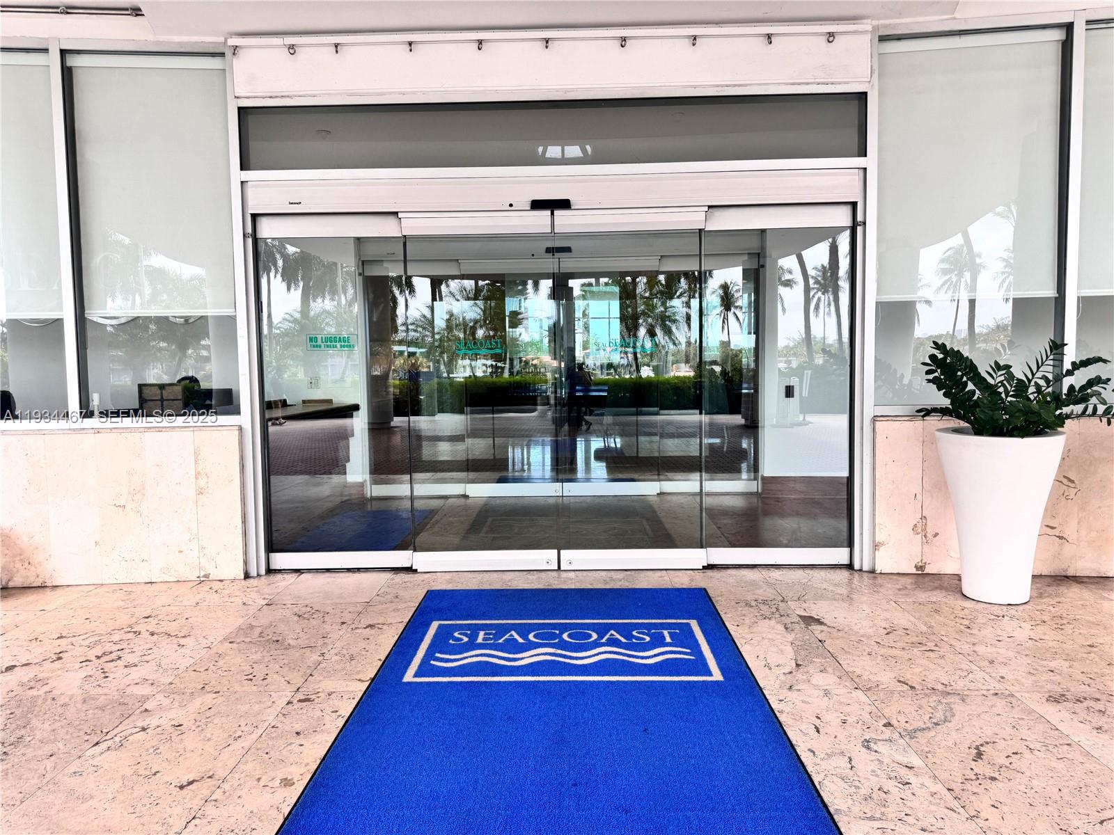 5161 Collins Ave # 916