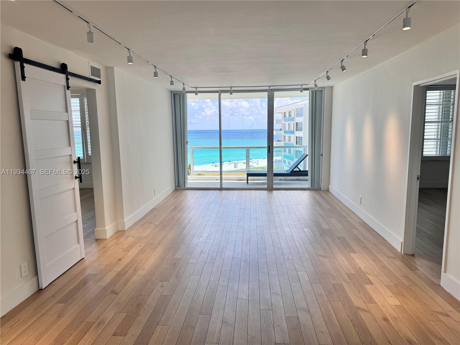 5161 Collins Ave # 916