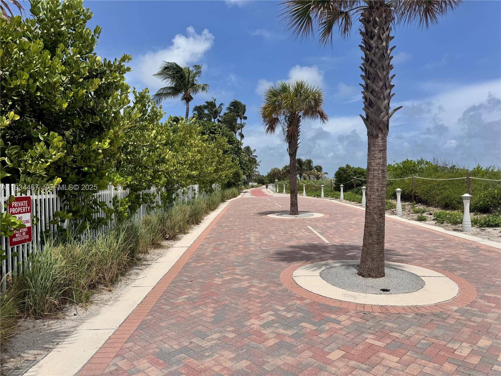 5161 Collins Ave # 916