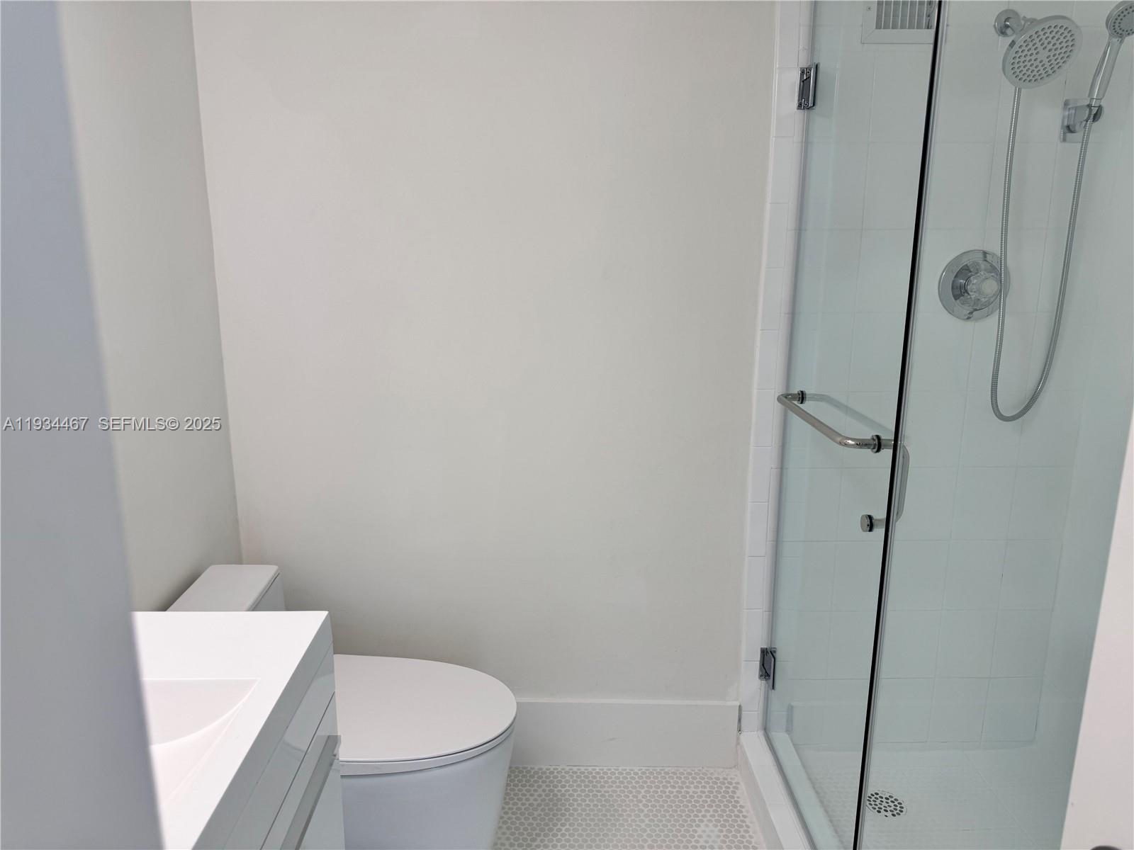 5161 Collins Ave # 916
