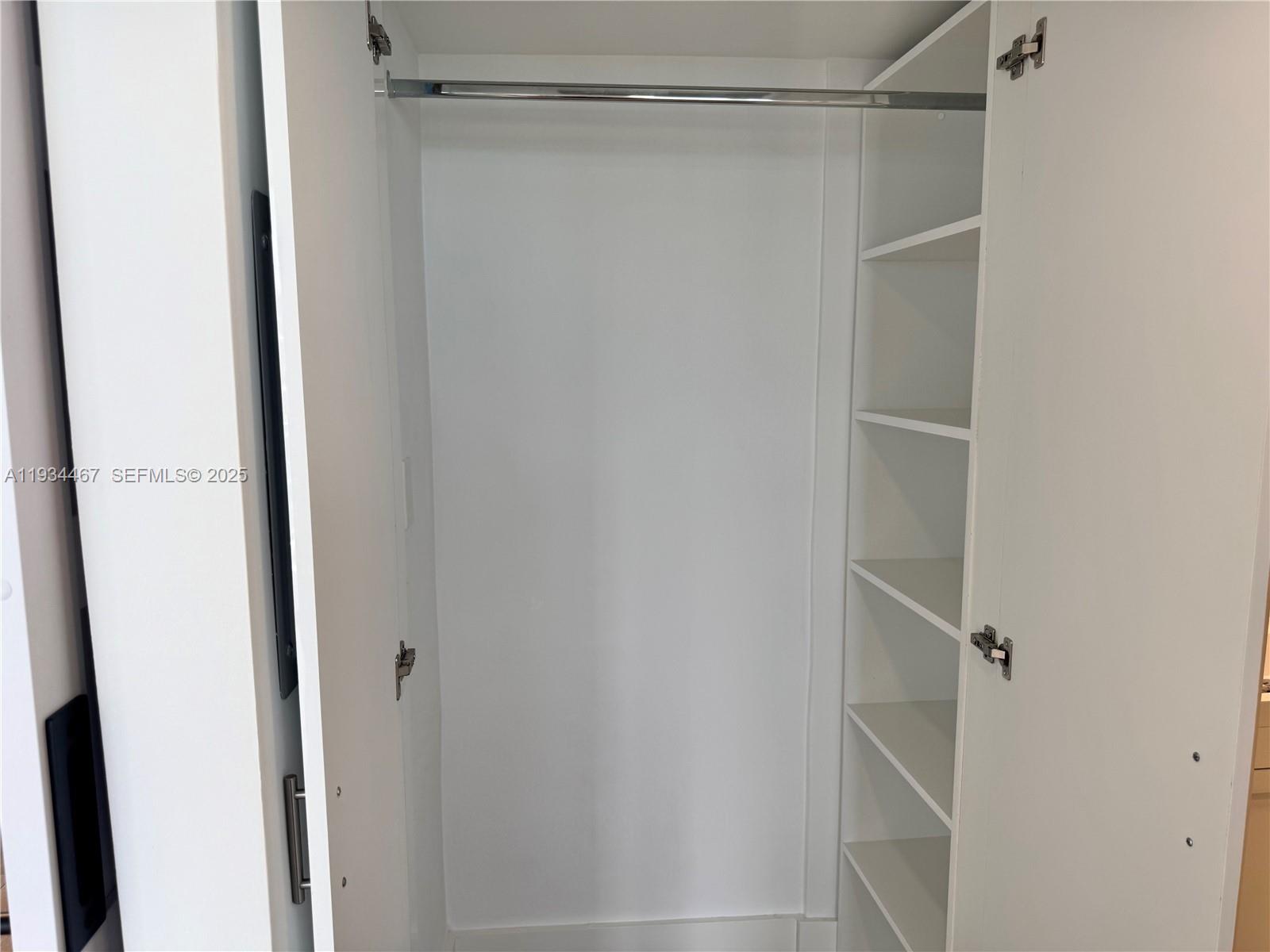 5161 Collins Ave # 916