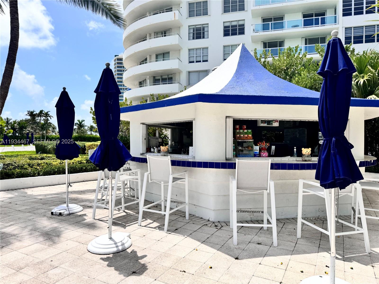 5161 Collins Ave # 916