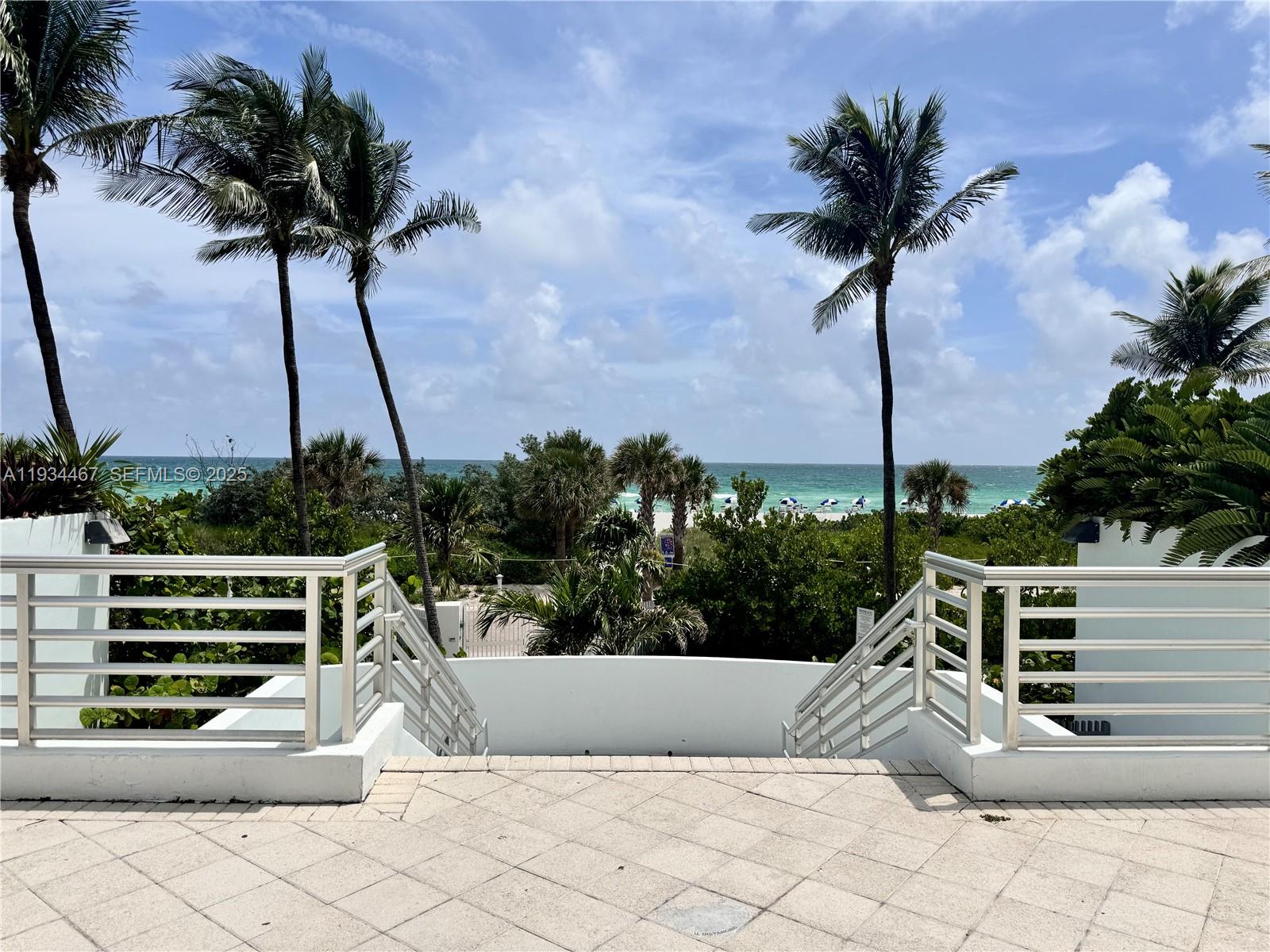 5161 Collins Ave # 916