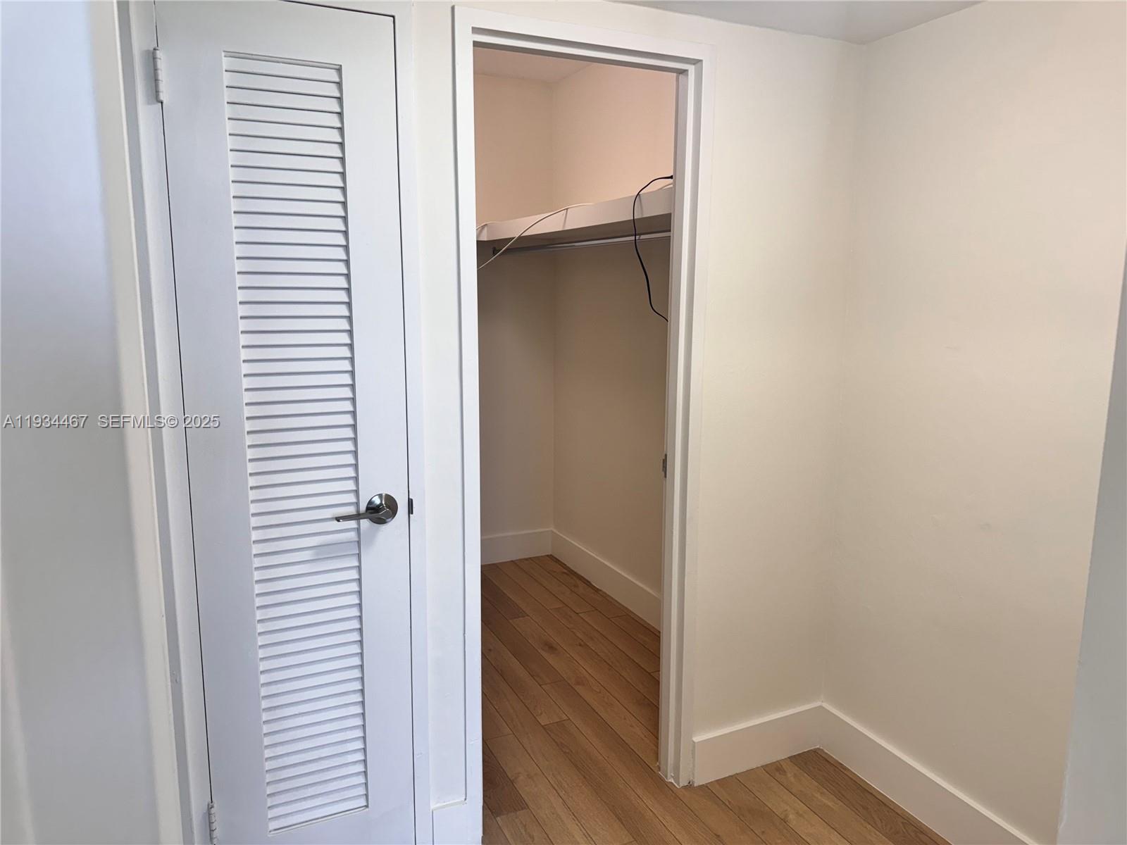 5161 Collins Ave # 916