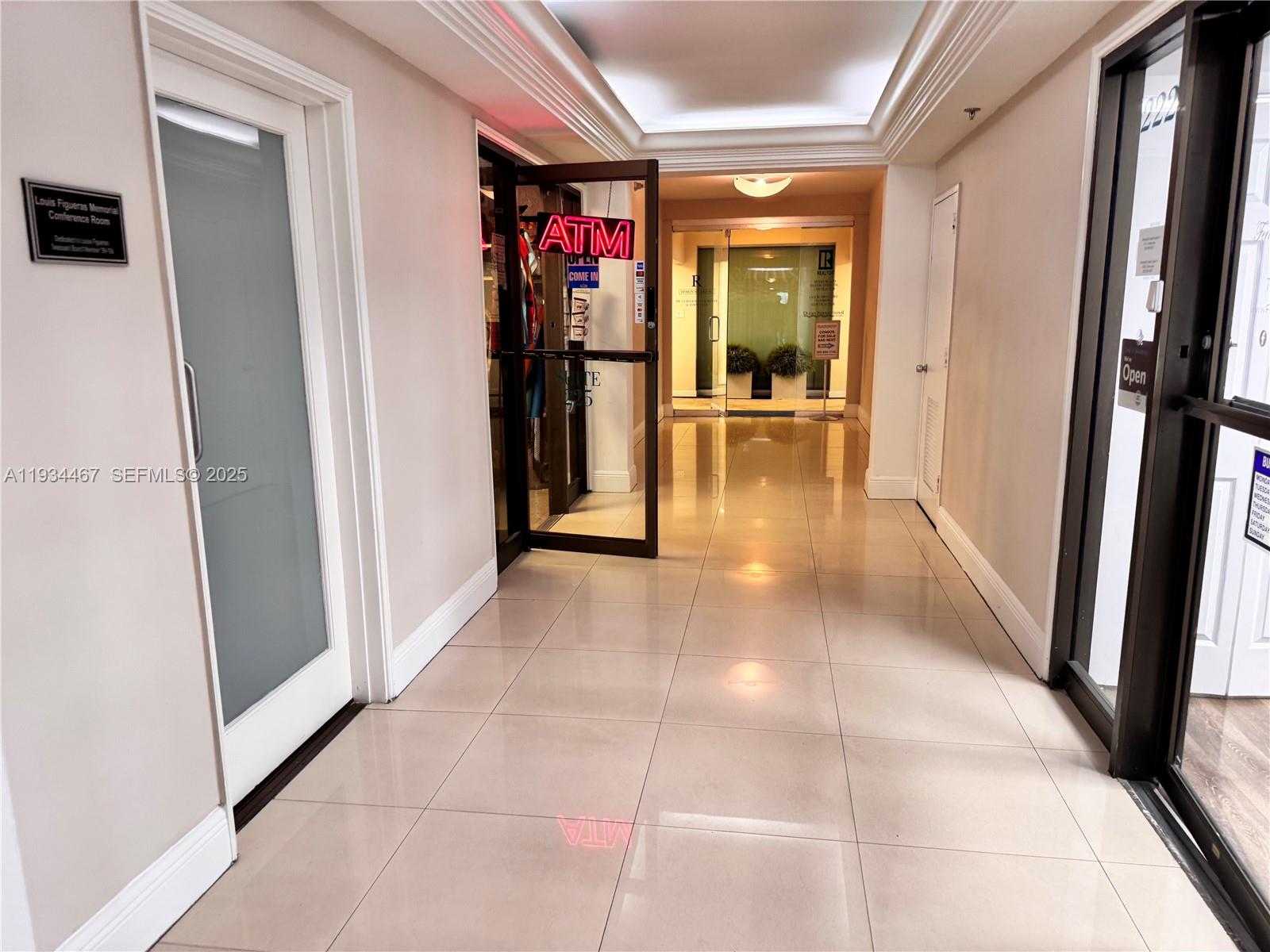 5161 Collins Ave # 916