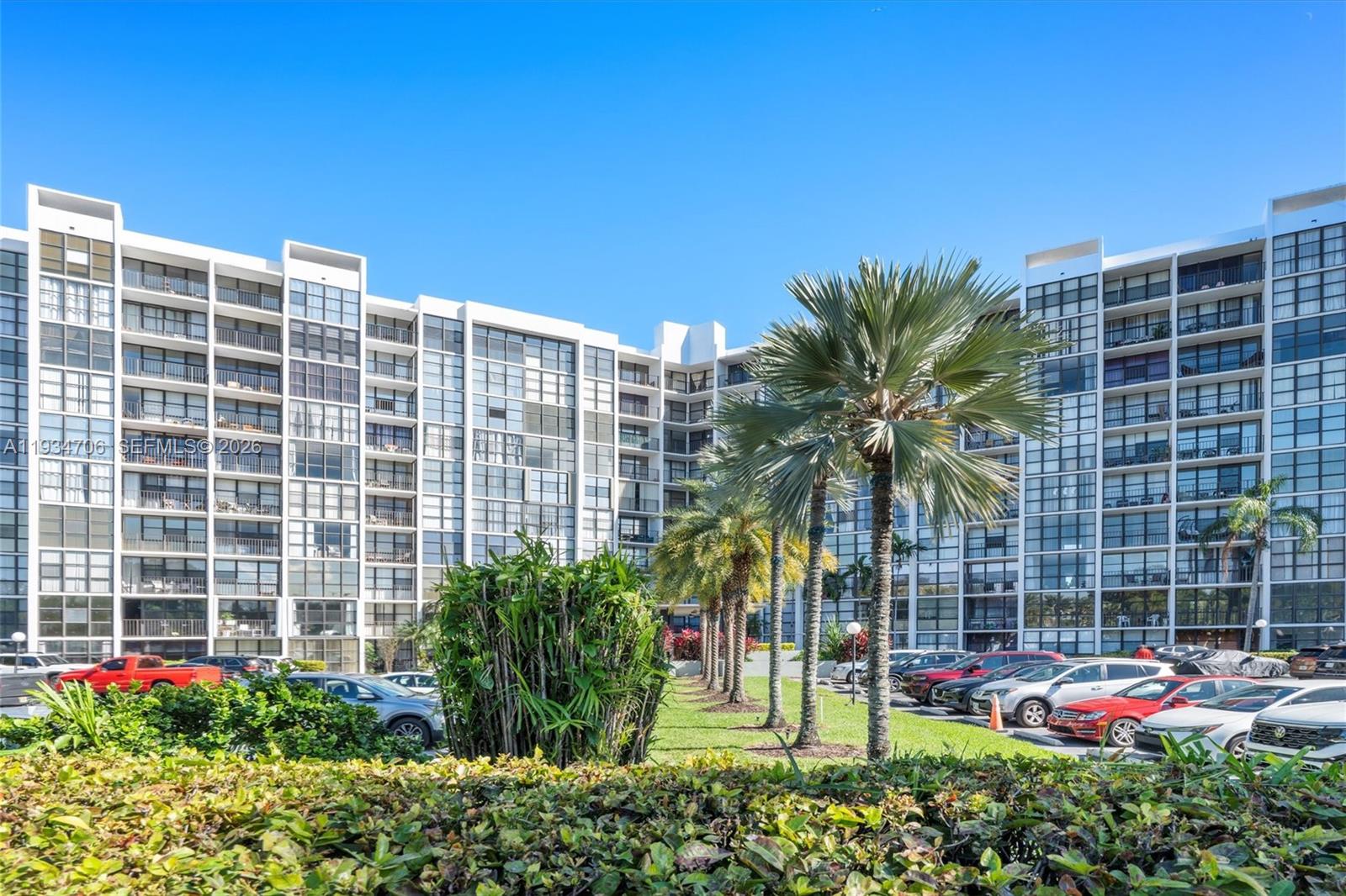 1000 Parkview Dr # 316