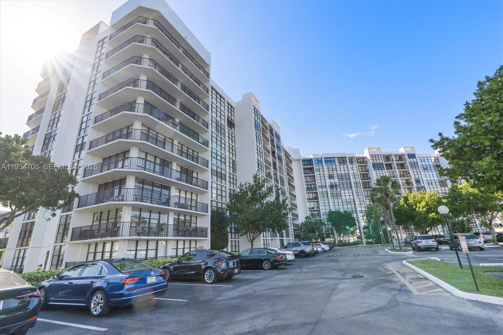 1000 Parkview Dr # 316