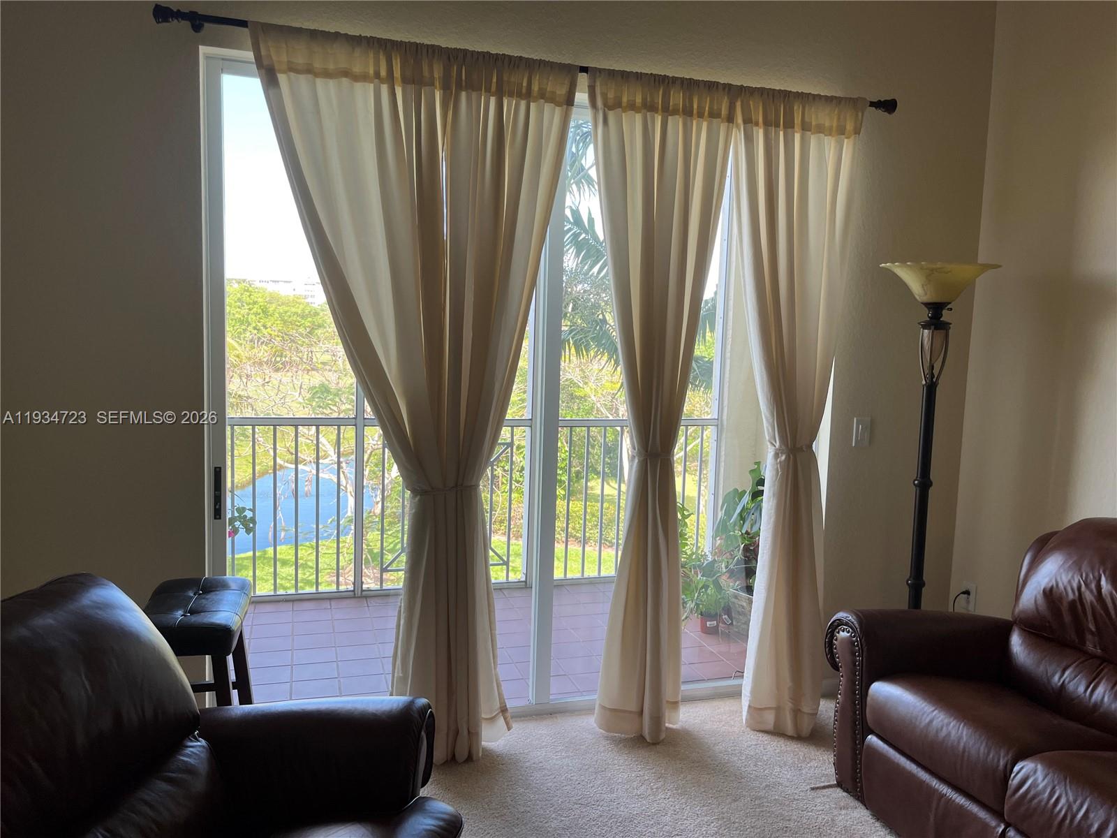 3500 Oaks Clubhouse Dr # 308