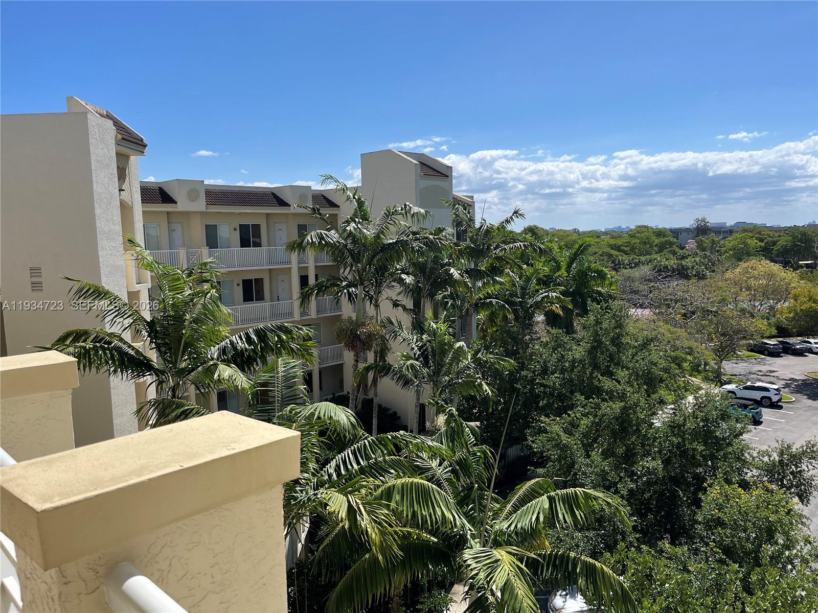 3500 Oaks Clubhouse Dr # 308