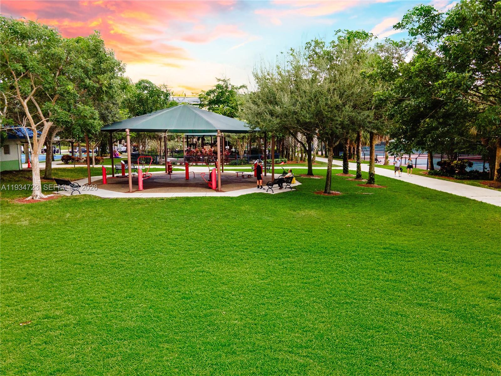 3500 Oaks Clubhouse Dr # 308