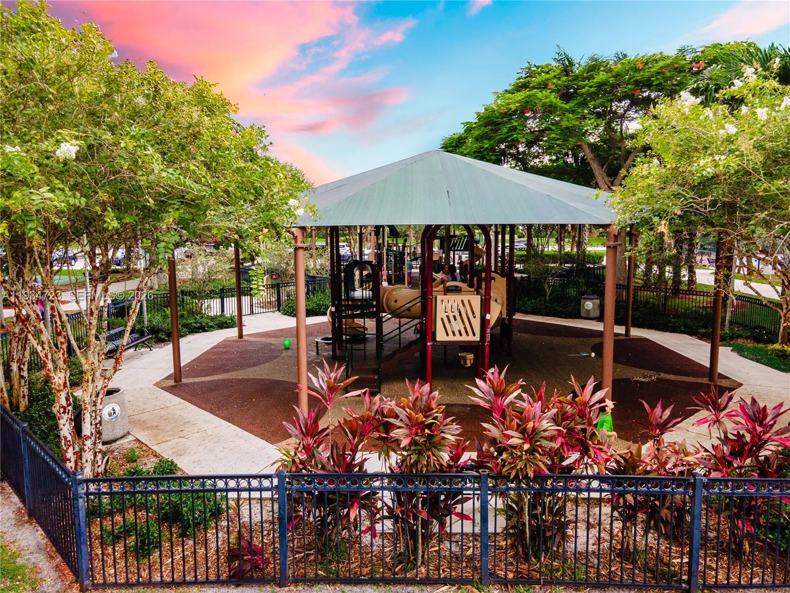 3500 Oaks Clubhouse Dr # 308